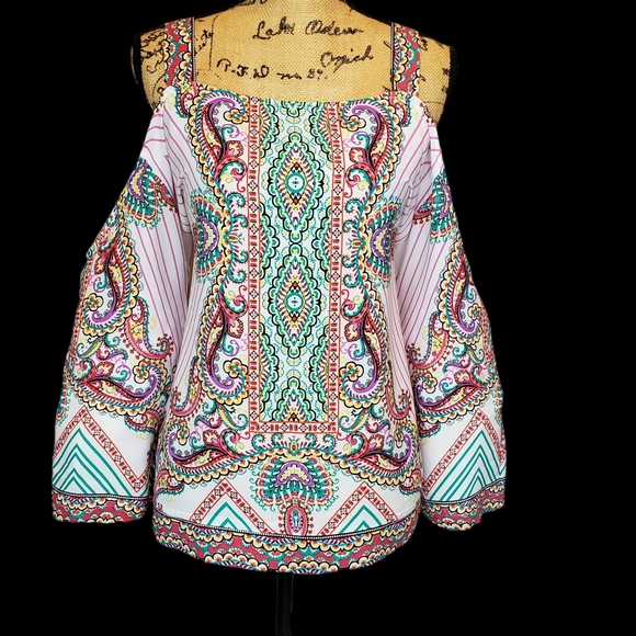 NY&CO Cold Shoulder Top - Picture 2 of 11